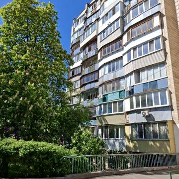 Продам квартиру ул. Юрия Ильенка 89  Метро Лукяновка,Дорогожичи