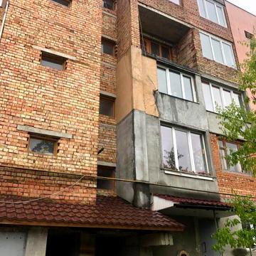 Продається 3-к дворівнева квартира /центр Косова вул Шевченка 40