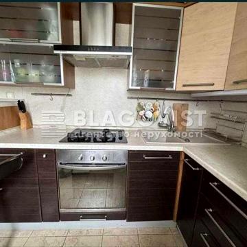 Продаж 2 К квартира ст.м. Контрактова Площа, Поділ