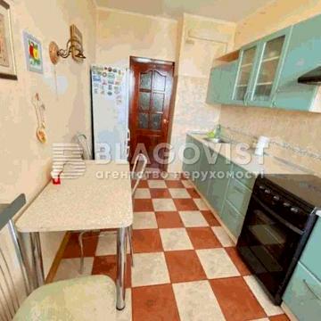 Продаж 2-кім квартира  вул. Омеляновича-Павленка 11 Печерськ СОВМІН