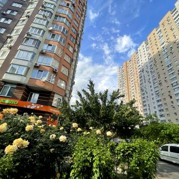 Осокорки! Видова квартира з ремонтом ! Урловская 38,