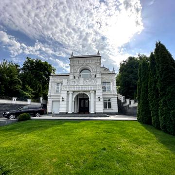 Редутна вул., 37