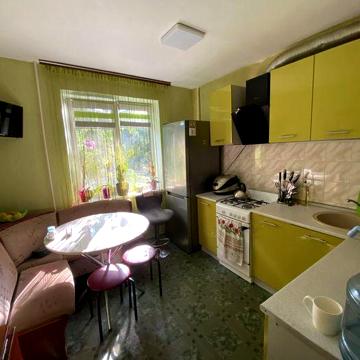 Продам 2к квартиру, Черкаське, 3 поверх, житловий стан