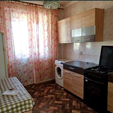 Сдам 1 км квартиру, роганский жм.