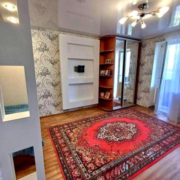 Продаю 1 комнатную «Чешку» 38 кв на Космонавтоа