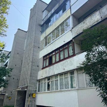 Івана Миколайчука вул., 1