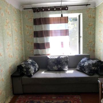 Сдам гостинку  у порога м.Армейская.1500 грн