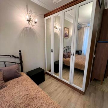 Каховська вул., 60