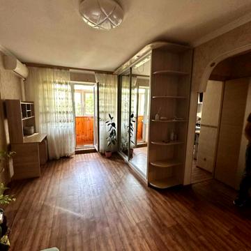 Богдана Хмельницького вул., 19
