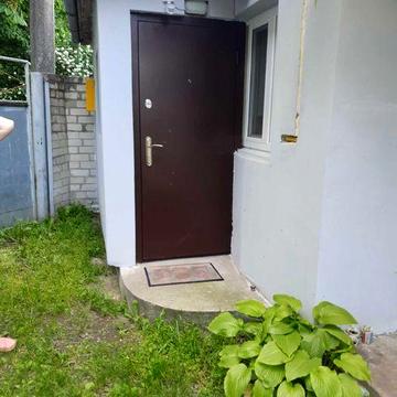 Продам частину будинку в центрі міста.