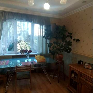 Юрія Шумського вул., 10