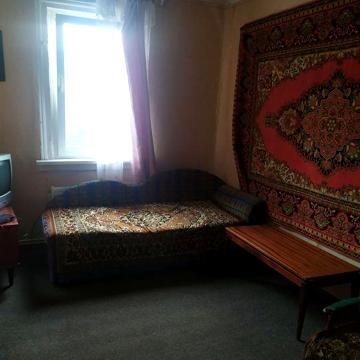Продається  1/2 частина будинку в районі Ринку