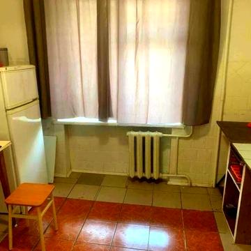 Євгена Патона вул., 10