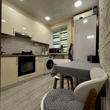 Продам 1к з ремонтом Фурманова.