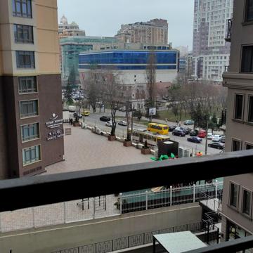 Генуезька вул., 1