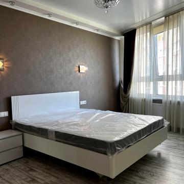 Анни Ахматової вул., 34