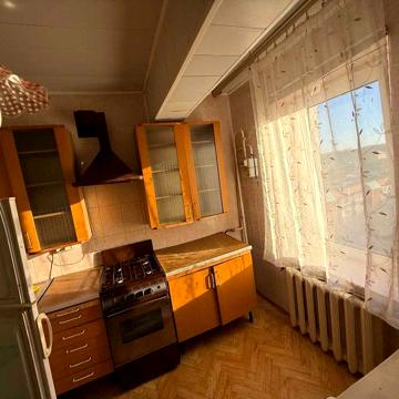 Здається 2-кімнатна квартира в самому центрі міста !