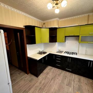 Героїв просп., 12