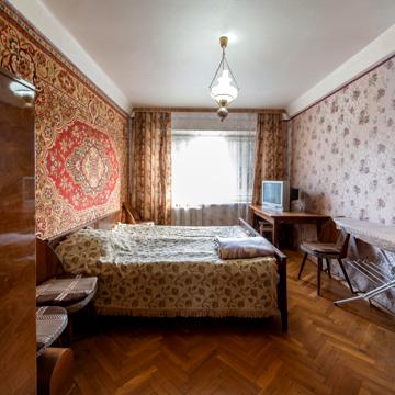 Празька вул., 27