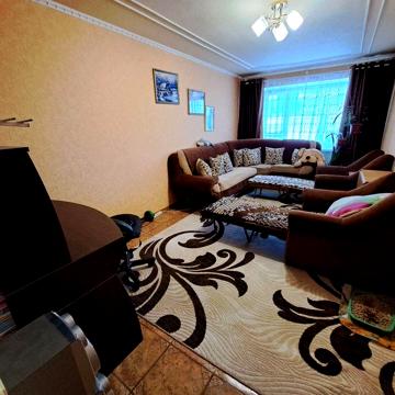 Продам 2-к квартиру, район Шкільний,  з ремонтом