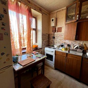 Продам 2-кімнатну квартиру на Браїлках під ремонт