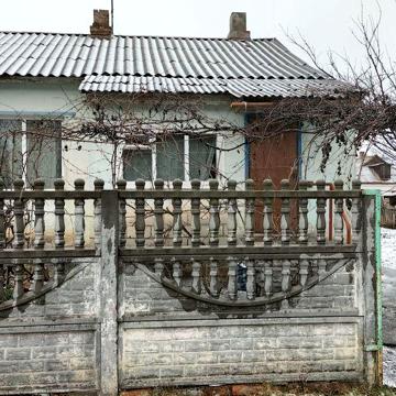 Жовті Води, продаю будинок напроти стадіону