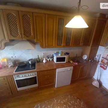 Довгострокова оренда 3к Квартира Трильовського вулиця