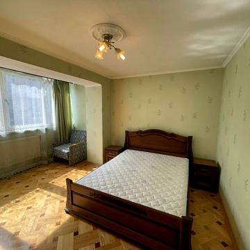 Євгена Коновальця вул., 108