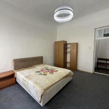 2 к. с раздельными комнатами ул. Капеланская 65м2 веранда + 3 подвала