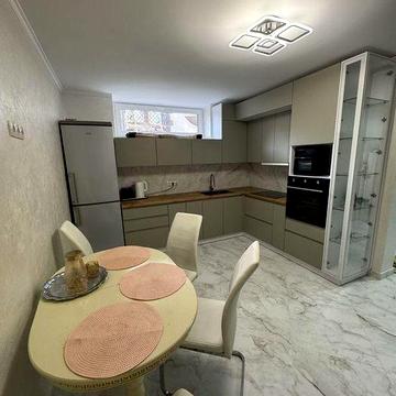 Продається 1-кім новобудова центр