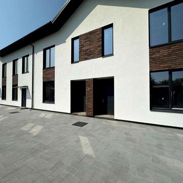 Продам Таунхаус в Центрі Міста. Терміново. Телефонуйте Домовимось.