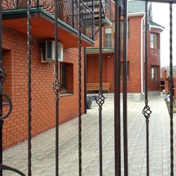 Сдаю дом и номера 70 м от моря Каролино-Бугаз