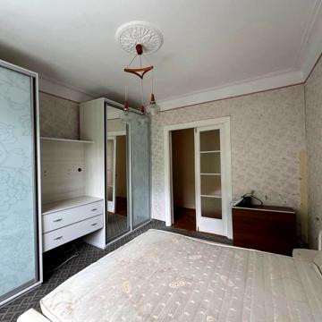 Київська вул., 2