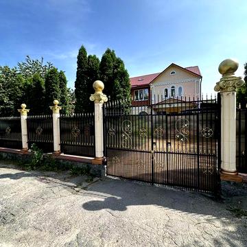Продаж будинку 622 м.кв як для житла, так і комерційна інвестиція