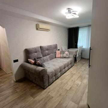 Продаю 2 ком кв Молодогвардейская евроремонт, мебель, техника