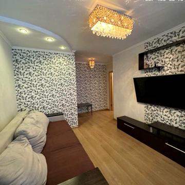 Незалежності пров., 7