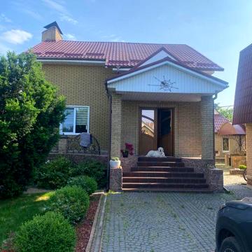 Продаж двоповерхового будинку