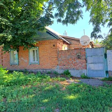 Продам будинок в м. Берестин