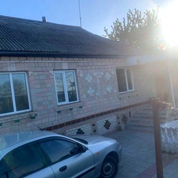 Продається  газифікований будинок в м.Тальне.