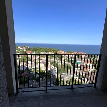 Простора однокімнатна квартира з прямив видом моря ЖК Посейдон біля пляжу