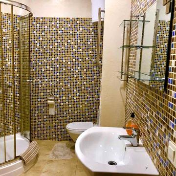 СРОЧНО  2 комн  ЖК Ливадия Французский бульвар 2 сан узл ЖИВОТНЫМИ