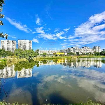 Райдужна вул., 17