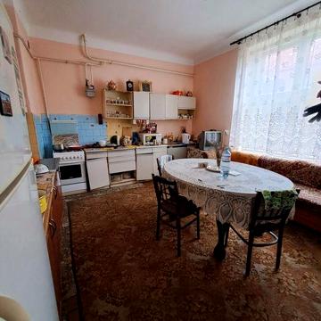 Продам 3 кімн.квартиру по набережній Незалежності в центрі міста