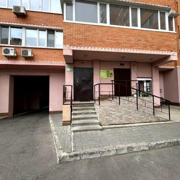 Продається 3 кк в Новобудові по вулиці Водопровідна