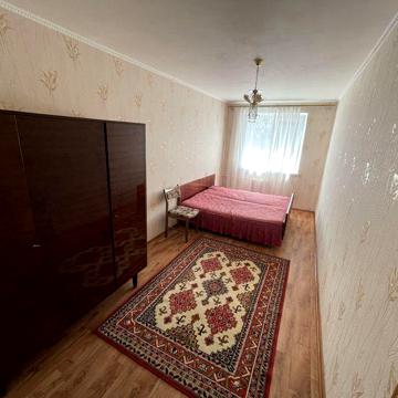 2к.кв.Космонавтов -12 продольная в комсметический ремонт