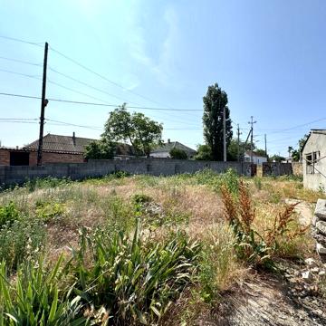 Продажа ветхого дома с участком в Варваровке
