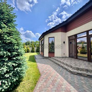 Довгострокова оренда 3к Дім Горіхова вулиця