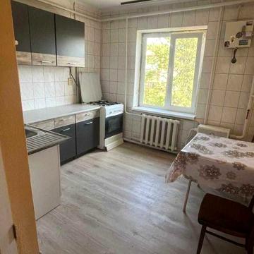 Продаж трьохкімнатної квартири з ремонтом Нові Петрівці