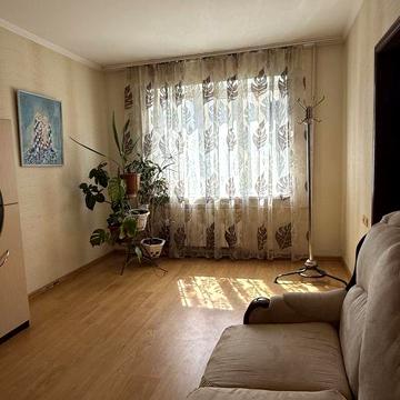 Продаж 4-х кімнатна по вул. Незалежності