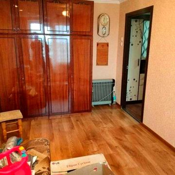Продається 2-кімната квартира в 10 поверховому будинку